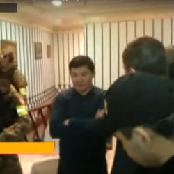 ВИДЕО: Дамирбек Асылбек уулунун кармалышы тууралуу казак телеканалы видео таратты