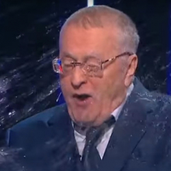 Ксения Собчак облила водой Жириновского