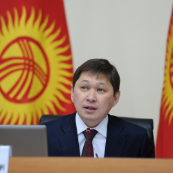 Сапар Исаков «Достук-автодорожный» көзөмөл-өткөрүү пунктунун өткөрүү жөндөмдүүлүгүн жогорулатуу боюнча ишти күчтөндүрүүнү тапшырды