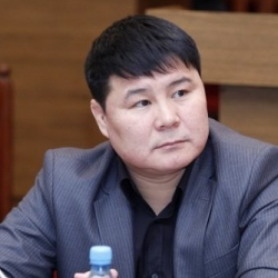 Тазабек Икрамов: "100 сомдон калпак сатылышы бул уят"