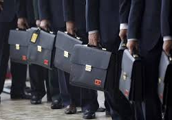 Чиновниктердин үйлөнүү тойлорго баруусуна тыюу салды