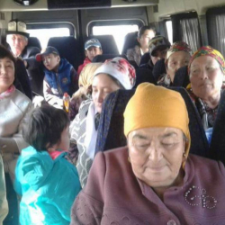 Ош-Отуз-Адыр айылына каттаган айдоочулар 8-мартка карата акысыз ташып жатат