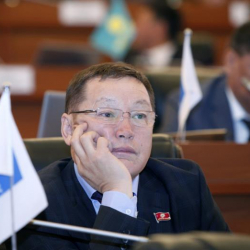 Осмонбек Артыкбаев чет өлкөгө кача турганы айтылууда