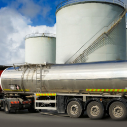 В Баткенской области задержана контрабанда - 24 тонны ГСМ