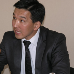 Мавлян Аскарбеков: "Сапар Исаковдун ишке ашпаган программалары"