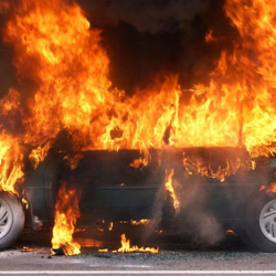 Түп районунда унаа толугу менен күйүп кетти