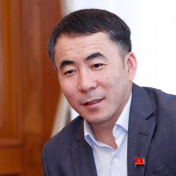 Шүкүрбек Эркебаев: "Канга тойбодуңбу Мискенбаев?"