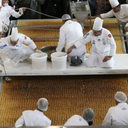 В Анкаре приготовили самую большую пахлаву