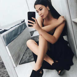 СҮРӨТ- Модель Айжан Асемованы коомчулукка саткан шылуундар ачыкка чыкты