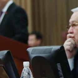 Урматтуу Ашырбек Мойдунович, Ашырбек Мойдунович, эме Ашырбек Мойдунович!