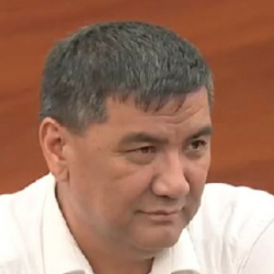 Искендер Матраимов: "Атамбаевди жанындагылар адаштырып жатат"