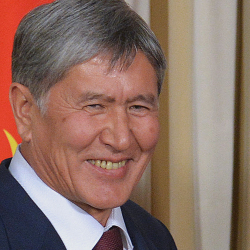 Чукул кабар: Атамбаев Кыргызстанды таштап чыгып кетти! 