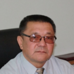 Кеңешбек Дүйшөбаев:«Атамбаев үчүн кыйын кырдаал келе турган болсо, бирөө кыйкырып чыга турганына көзүм жетпейт» 