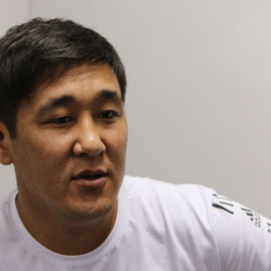 Кызматтан алынган чиновниктерди Кыргызстандан чыгууга чектөө кою сунушу айтылды 