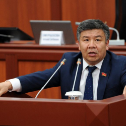 Алмамбет Шыкмаматов, ЖК депутаты: “Коррупцияга шектүү катары Албек Ибраимовдун жоопкерчилиги каралашы зарыл”