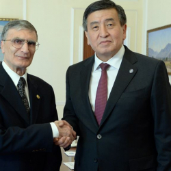 Президент Нобель сыйлыгынын ээси менен жолугушту