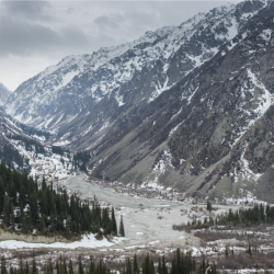 Ала-Арчада альпинист аскадан учуп кетти