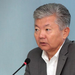 Аликбек Жекшенкулов, мурдагы Тышкы иштер министри: “Атамбаев эмоцияга алдырып, жеке өзүнүн кызыкчылыгын жогору коюп, катачылыктарга жол берип койду” 