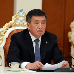 Сооронбай Жээнбеков ант бергендерди “акырын” жарга такап койду