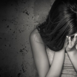 Ошто "өгөй кызын зордуктады" деп камалган кишинин соту болот