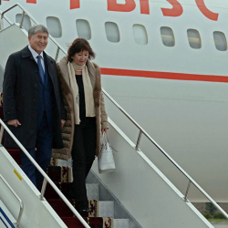 ШЫБЫРТ: Раиса Атамбаева Бакыт Бакетаевдин жубайына ыйлап... 