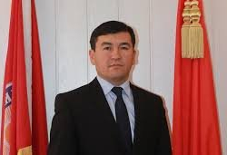 «Эт менен челдин ортосунан арылбаган» Чүйдүн губернатору Улан Карагулов кулак кагыш