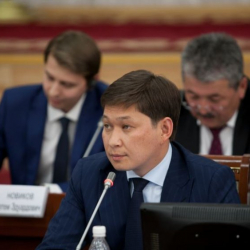 Парламенттеги жыйынга мурдагы өкмөт башчылар келди