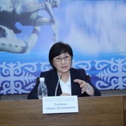 Сүрөт - Жогорку Кеңештин тармактык комитети Кыргыз Республикасынын Жогорку сотунун Төрайымынын сот тутумунун ишмердүүлүгү жөнүндө 2017-жылга карата маалыматын жактырды