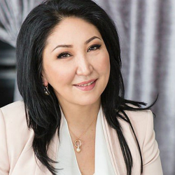 Чолпон Султанбекова карылар үйүнө боз үй жана самоор белек кылды 