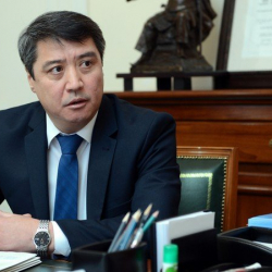 Мажүрөө Абжапаров эмнени кыйратат?