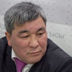 Момбеков: Жалганчы жардамчы, жанбакты жансакчыларды кыскарткыла