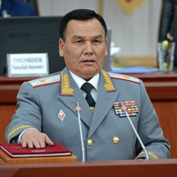 Министр Кашкар Жунушалиев милициянын кабинетинде каза болгон кыздын өлүмү боюнча жеке көзөмөлүнө алды