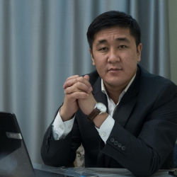 Дайырбек Орунбеков: "Коррупционерлерге жердешим деп болушпагыла, уурунун мекени, эли болбойт!" 