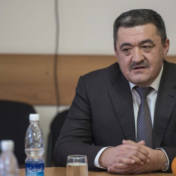 Кезек келди: Албек Ибраимов 22 млн сомду казынага кайтарып, жаза мөөнөтүн өтөйбү?  