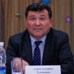 Аскербек Алиев кабарчы Улан Эгизбаевди коркутпаганын айтты