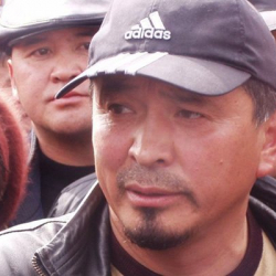 Рысбек Акматбаев тирүү экен...