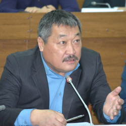 КСДП депутатынын жардамчысы “мыйзамдагы ууру” “Сакалдын” иниси болуп чыкты