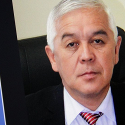 Рустамовду эмнеге кармап жатасыңар? 