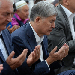 "Форум" десе так секирип кеткен Атамбаевчилердин негиздери суу кечпес актануубу?