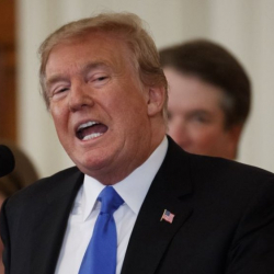 Трамп НАТО боюнча өнөктөштөрүн төлөмдөрдү кечиктирүүгө айыптады