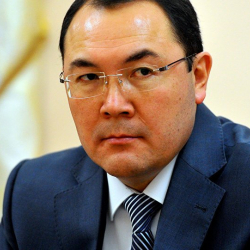 Момуналиев эмнеге камалбайт?..