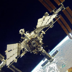 Орбиту МКС откорректируют 26 июля