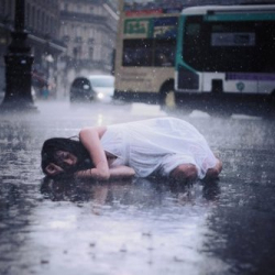 Ургулап, күч менен кыздыгымды алып койду