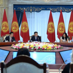 СҮРӨТ - Президент Сооронбай Жээнбеков жарандык сектордун өкүлдөрү менен жолугушууда