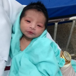 Апасы тирүүлөй көмүп, 8 саат жер алдында жаткан ымыркай