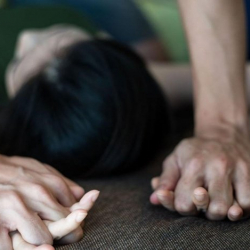 Кафедеги таанышуунун аягы зордуктоо менен бүттү