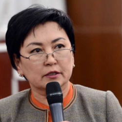 Мектепке жакын, илимден алыс министр