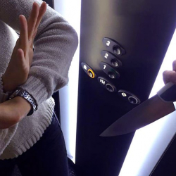 32 жаштагы аялдын үйүнө ууру кыз кирип 12 жаштагы кызына бычак такаган