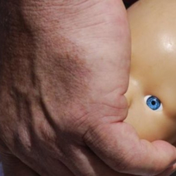 Жуткая история девочки-инвалида шокировала казахстанцев