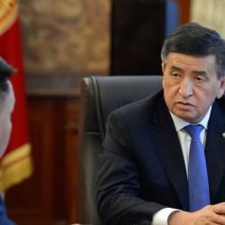 Президент жоокерлерди мазактагандарды жазалоону тапшырды